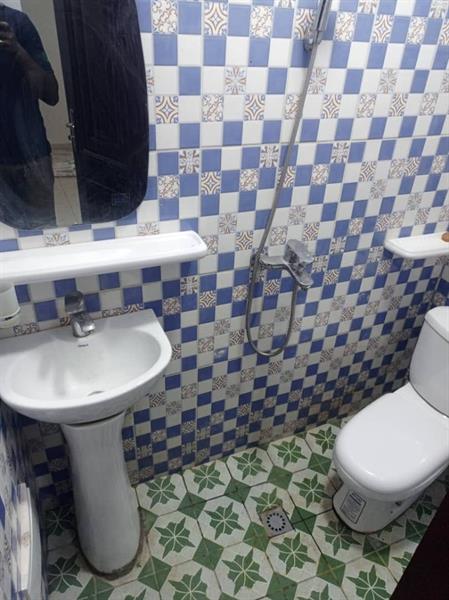 Appartement Avec Eau Chaude Forage Gardien Parking À Omnisport 
