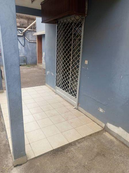Appartement Individuel  Avec Gardien Parking À Omnisport 