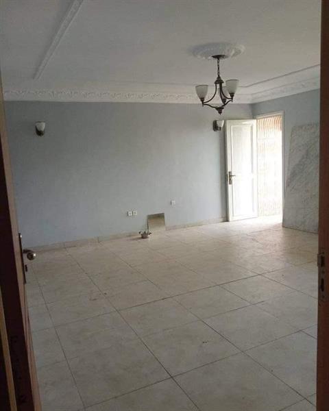 Appartement Avec Clim Eau Chaude Gardien Parking À Ngousso 