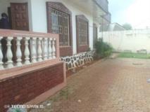Villa Avec Parking 3 Voitures À Omnisports,, Yaoundé, Immobilier au Cameroun