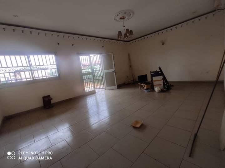 Appartement Spacieux Avec Parking À Biteng 