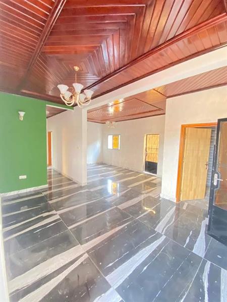 Bel Appartement Avec Parking À Etoudi 