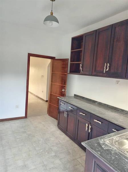Joli Appartement Avec Eau Chaude Gardien Parking Réserve D Eau À Essos 