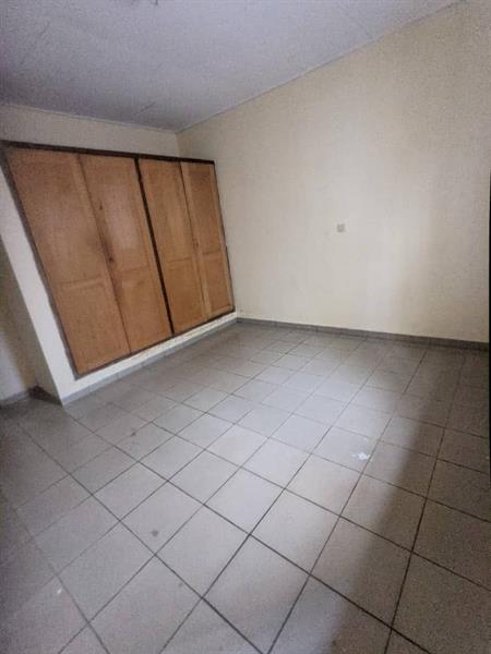 Bel Appartement Individuel À Biyemassi Supérette 