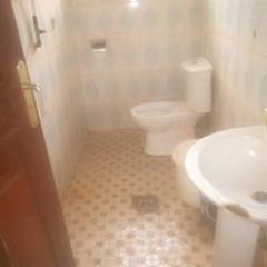 Villa Avec Parking Espace Vert Forage À Etoudi Nkolmbong,, Yaoundé, Immobilier au Cameroun