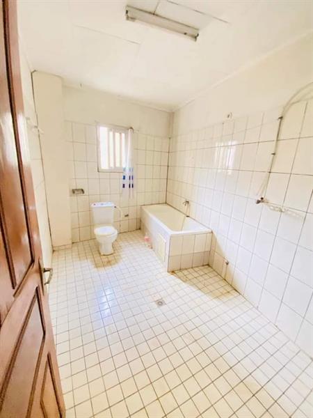 Appartement À Louer Avec Baignoire À Santa Barbara 