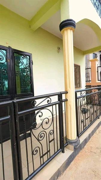 Appartement À Louer À Etoudi 