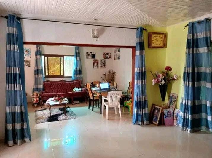 Viila Titré À Vendre À Awae Maison Rouge 