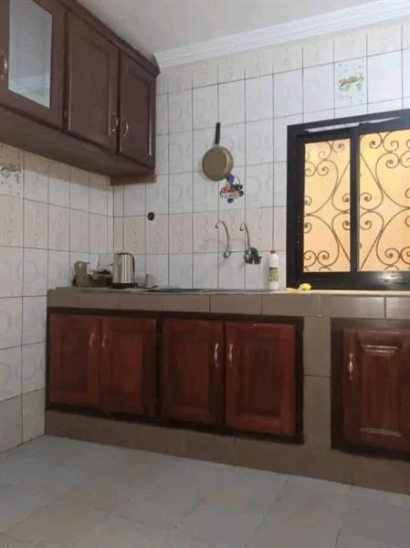 Villa Titré À Vendre À Mbankolo Caractéristique Avec Piscine 