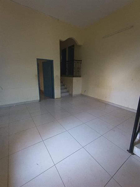 Appartement Individuel Avec Parking Forage À Mendong 