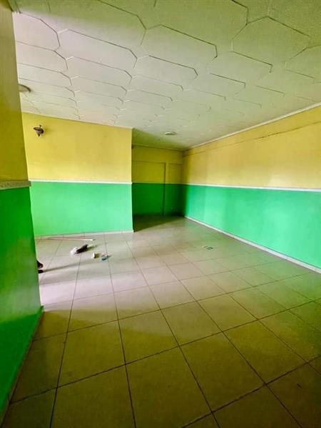 Appartement Pour Bureaux Ou Habitation Avec Eau Chaude Parking Forage À Etoug Ebé 