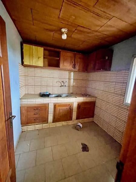 Appartement Pour Bureaux Ou Habitation Avec Eau Chaude Parking Forage À Etoug Ebé 