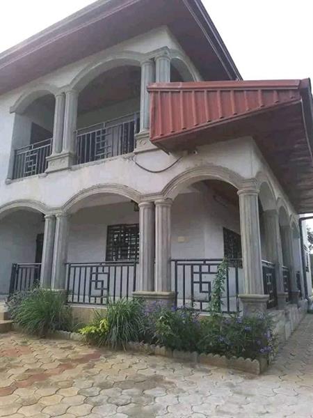 Beau Duplex Avec Caméra De Surveillance Eau Chaude Baignoire Parking Forage À Tsinga Village 