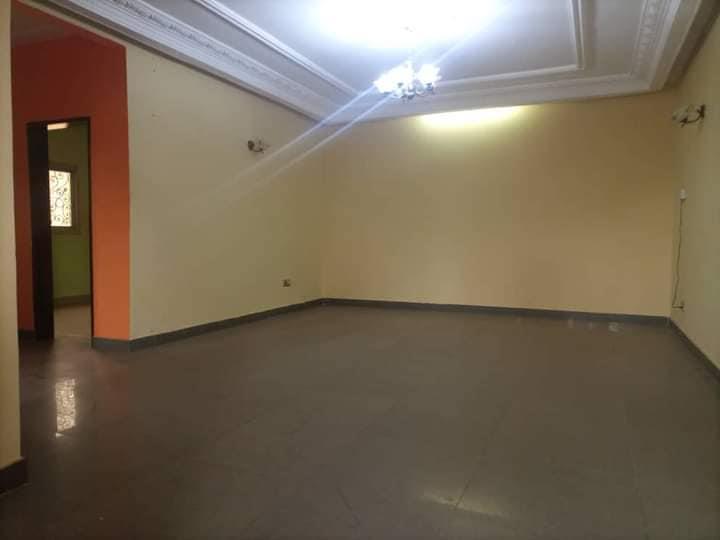 Appartement Avec Parrking À Awae Escalier 