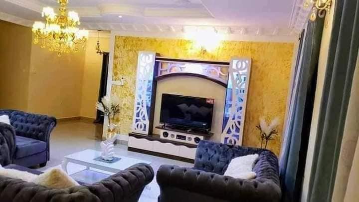 Magnifique Duplex Meublé À Louer À Nkoabang Entrée Itambé Sur 1200M2 