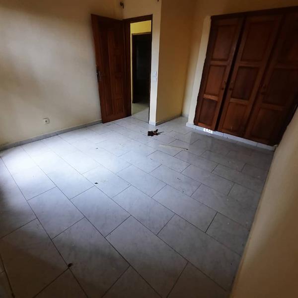 Studio À Louer À Nkoabang 