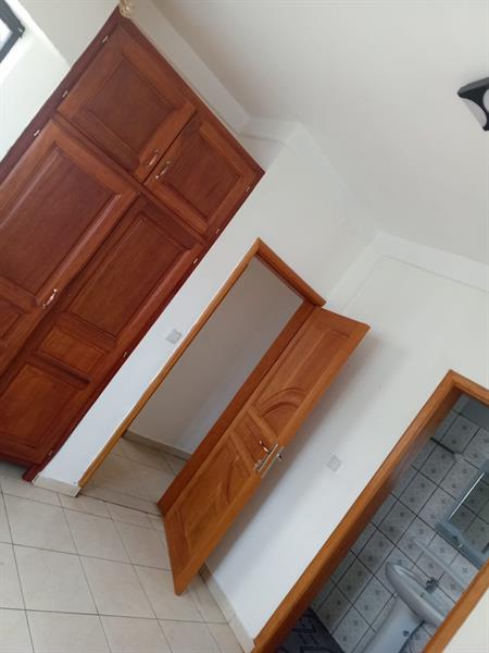 Appartement Neuf Avec Clim Eau Chaude Gardien Forage Parking À Omniports 