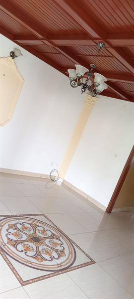 Appartement À Louer À Omnisports Avec Clim Eau Chaude Forage Gardien 