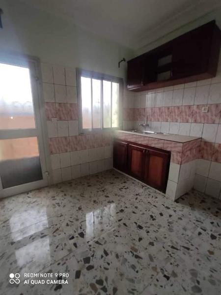 Appartement Neuf Avec Clim Eau Chaude Forage Parking À Nkoabang En Bordure De Route 