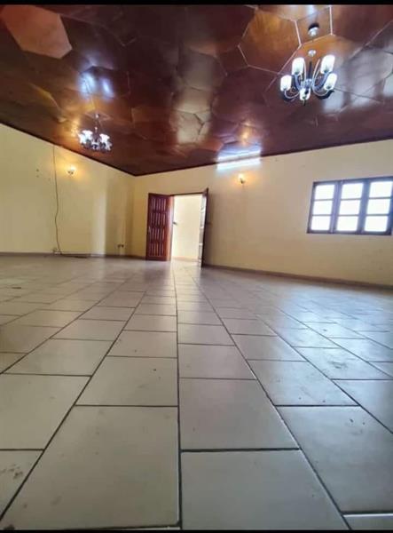 Appartement Individuel À Louer À Emana Avec Parking 