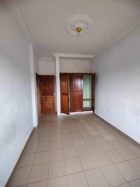 Appartement Avec Parking À Messassi 