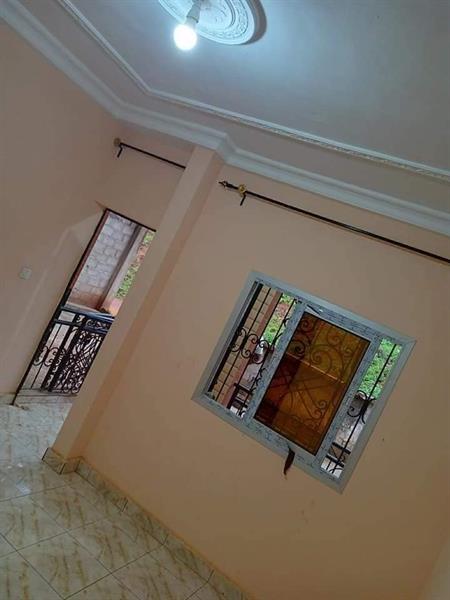 Appartement À Louer À Nkozoa Avec Parking Forage 