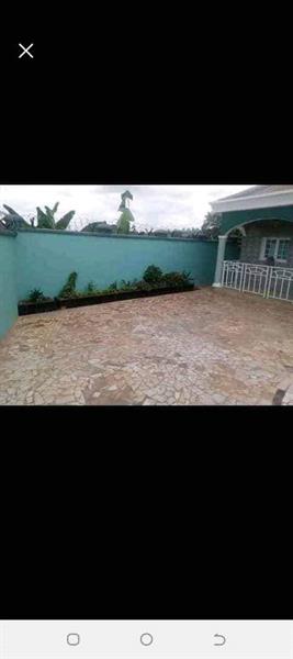 Villa Neuve Titrée Avec Forage Parking À Vendre À Nkozoa 