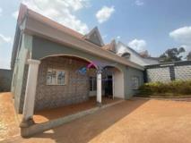 Villa Neuve Titrée Avec Forage Parking À Vendre À Nkozoa,, Yaoundé, Immobilier au Cameroun