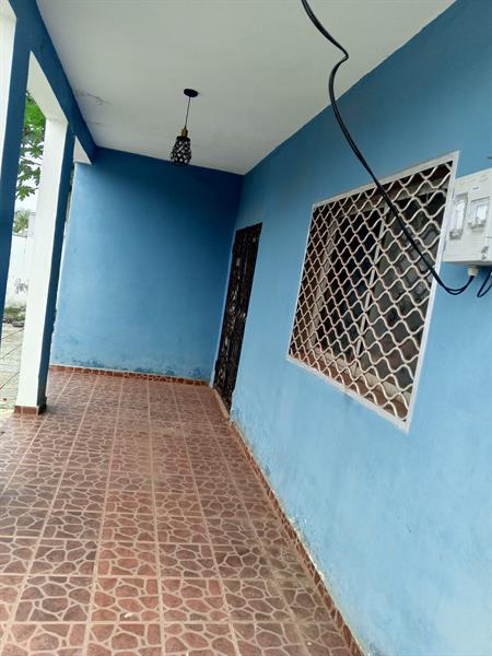 Duplex Spacieux Avec Parking Eau Chaude Baignoire Dépendance À Ahala Accès Goudronné 