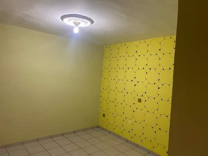 Studio À L Étage Avec Parking Gardien À Ngousso Pharmacie Bleue 