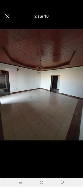 Grand Appartement À Louer À Mvan. 