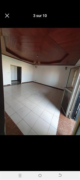 Grand Appartement À Louer À Mvan. 