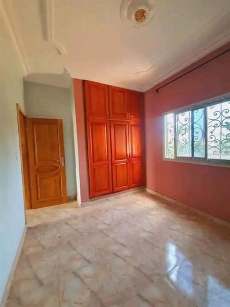 Appartement Neuf À Louer À Ekounou Avec Eau Chaude Parking Réserve D Eau Gardien 