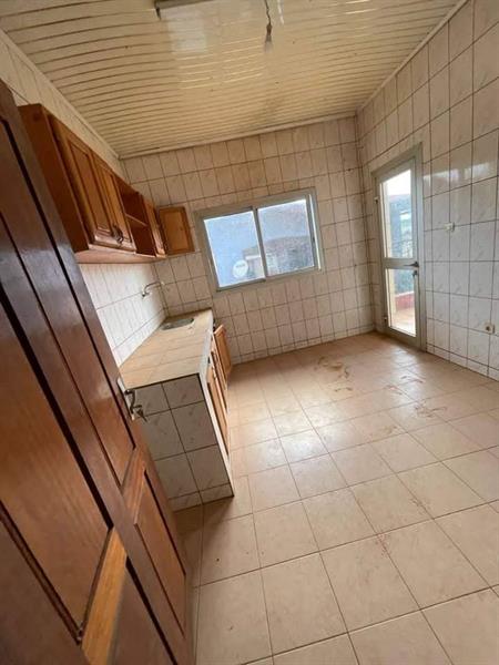 Grand Appartement À Louer À Nfolfoulou Avec Parking Forage 