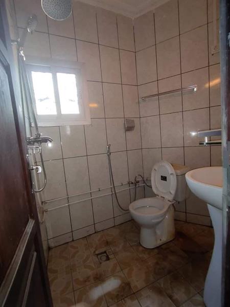 Appartement À Louer À Biyemassi Avec Parking Forage 