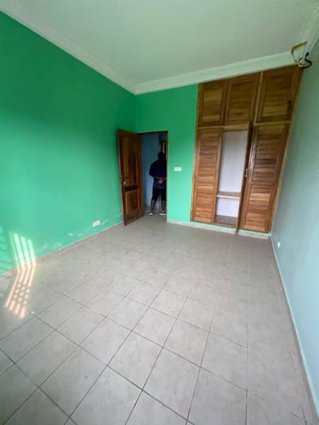Appartement Avec Gardien + Forage Et Parking Àfougerole 