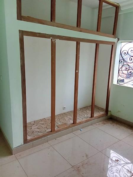 Bel Appartement Neuf À Louer À Nsimeyong Avec Clim Forage 