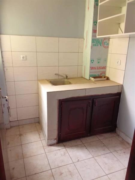 Bel Appartement Neuf À Louer À Nsimeyong Avec Clim Forage 