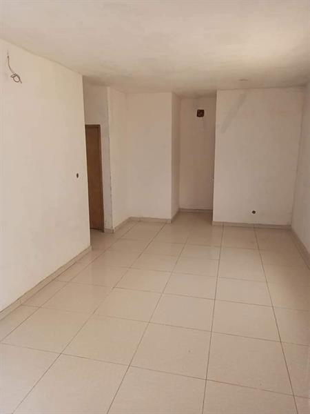 Appartement Avec Gardien Forage Parking À Fougerole 