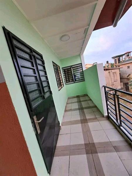 Appartement Neuf À Louer Avec Gardien Forage Parking À Nkolfoulou 