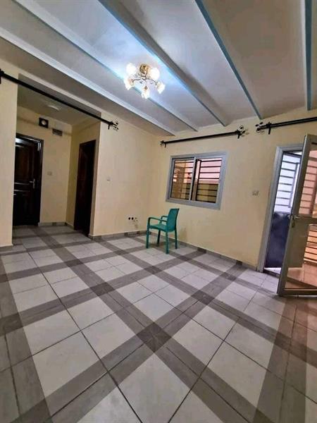 Appartement Neuf À Louer Avec Gardien Forage Parking À Nkolfoulou 