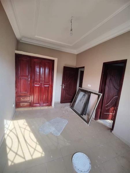 Bel Appartement Neuf Au Carrefour Nkoabang 