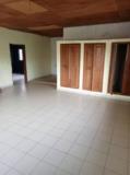 Duplex Titré Inachevé À Vendre À Omnisports Yaoundé Bordure De Goudron,, Yaoundé, Immobilier au Cameroun