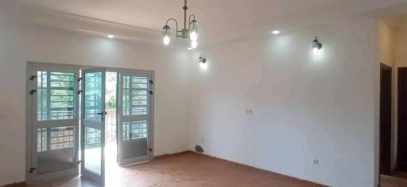 Bel Appartement Neuf À Louer Au Carrefour Nkoabang Avec Forage Parking 
