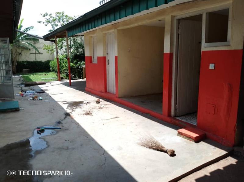 Villa Pour Bureaux Ou Habitation À Omnisport Avec Espace Vert 