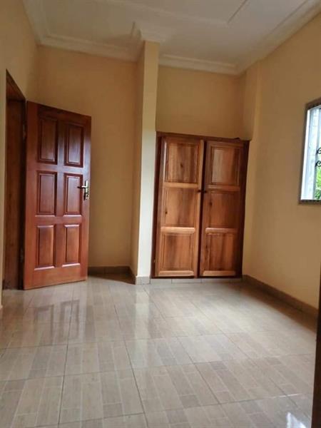 Appartement Avec Forage À Nkozoa 
