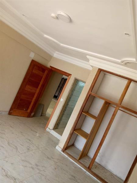 Appartement Haut Standing À Louer À Omnisports Avec Eau Chaude Clim Caméra Gardien Groupe Électrogène Prépayé 