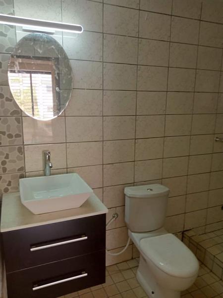 Appartement Haut Standing À Louer À Omnisports Avec Eau Chaude Clim Caméra Gardien Groupe Électrogène Prépayé 
