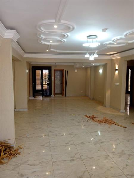 Appartement Haut Standing À Louer À Omnisports Avec Eau Chaude Clim Caméra Gardien Groupe Électrogène Prépayé 