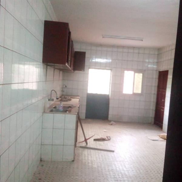 Vaste Duplex À Biyem Assi Tam Tam 